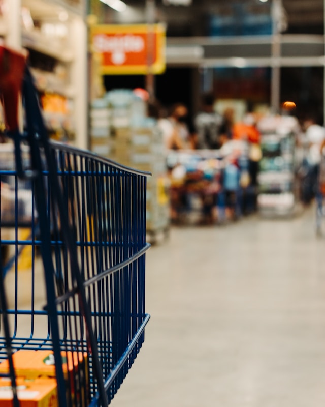 Carro de compras en supermercado